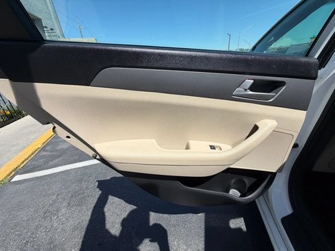 Used 2016 Hyundai Sonata SE FWD image 18