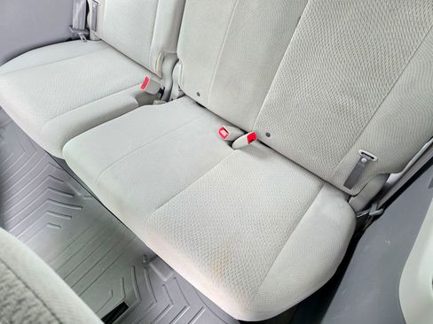Used 2014 Toyota Sienna LE AWD/4WD image 50