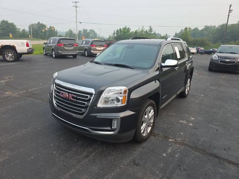 Used 2017 GMC Terrain SLT w/ Driver Alert Package I FWD image 2