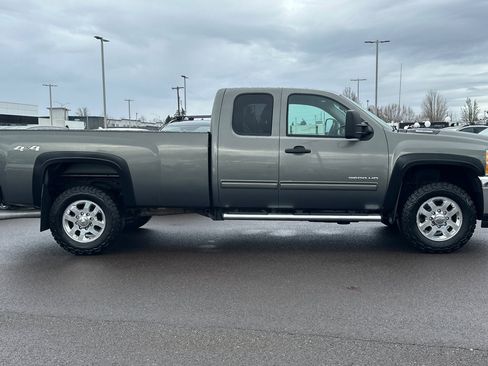 Used 2011 Chevrolet Silverado 3500 LT w/ Interior Plus Package image 3