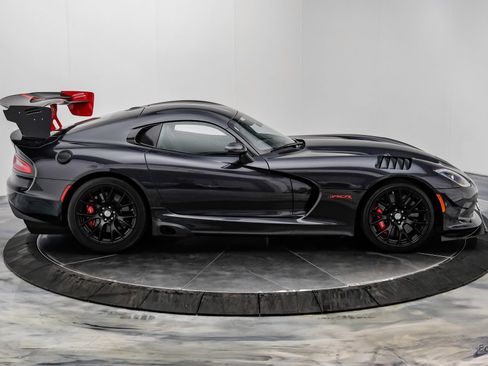 Used 2017 Dodge Viper ACR w/ Extreme Aero Package RWD image 28