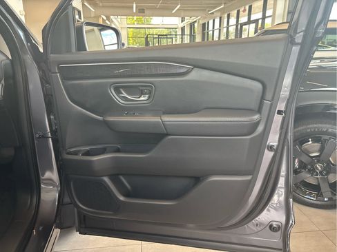 Used 2023 Honda Pilot Elite image 20