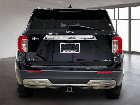 Used 2022 Ford Explorer XLT w/ Equipment Group 202A AWD/4WD image 5