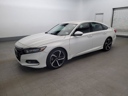 Used 2019 Honda Accord Sport image 2