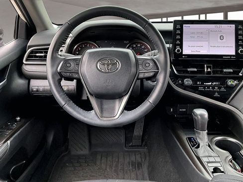 Used 2022 Toyota Camry XSE image 5