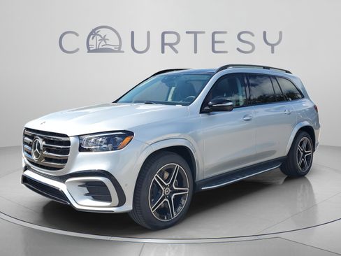 Certified 2026 Mercedes-Benz GLS 450 4MATIC image 1