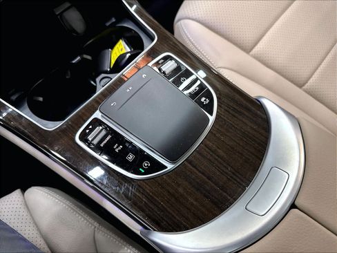 Used 2022 Mercedes-Benz GLC 300 4MATIC image 37