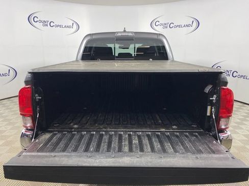 Certified 2023 Toyota Tacoma SR5 AWD/4WD image 5