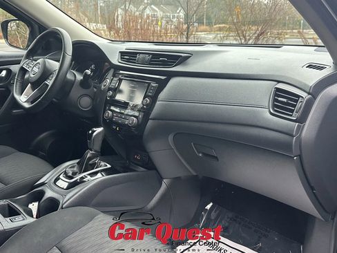 Used 2020 Nissan Rogue SV image 20