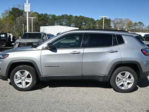 Used 2022 Jeep Compass Latitude w/ Sun and Sound Group image 10