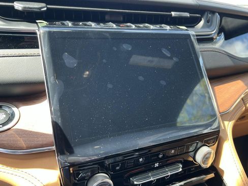 New 2025 Jeep Grand Cherokee Summit image 12