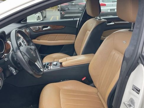 Used 2012 Mercedes-Benz CLS 550 4MATIC image 2