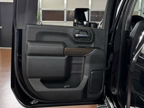 Used 2022 Chevrolet Silverado 2500 LT w/ Midnight Edition image 31