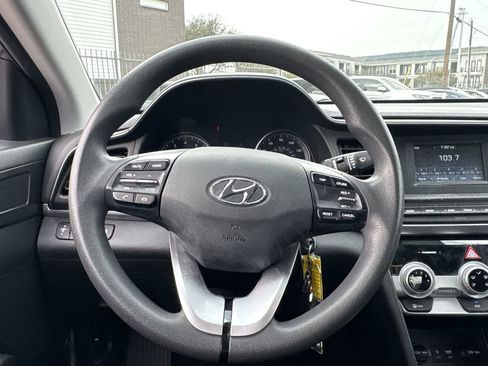 Used 2019 Hyundai Elantra SE w/ Cargo Package image 27