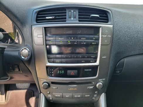Used 2010 Lexus IS 250C w/ Luxury Pkg RWD image 20