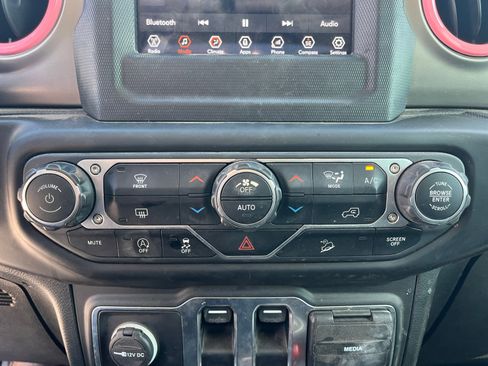 Used 2020 Jeep Wrangler Sport AWD/4WD image 13