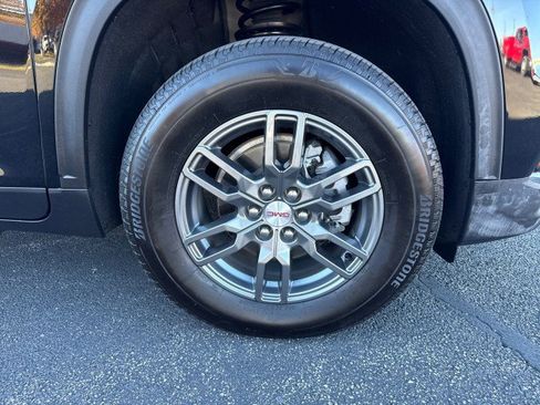 Used 2025 GMC Acadia Elevation image 9