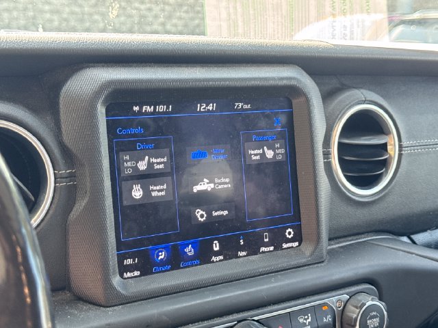 Used 2020 Jeep Gladiator Overland AWD/4WD image 23