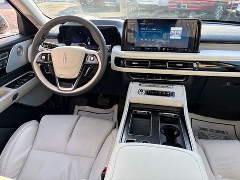 New 2026 Lincoln Aviator Reserve AWD/4WD image 30