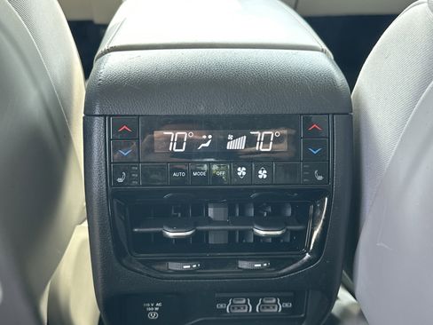 Used 2021 Jeep Grand Cherokee L Overland w/ Advanced Protech Group III AWD/4WD image 29