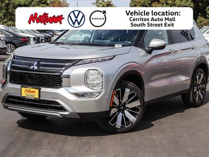 Used 2025 Mitsubishi Outlander SE