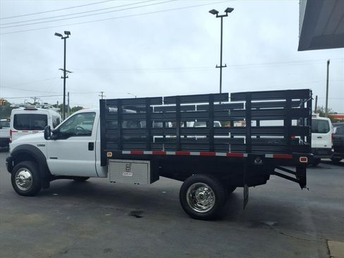 Used 2006 Ford F550 2WD Regular Cab Super Duty image 3