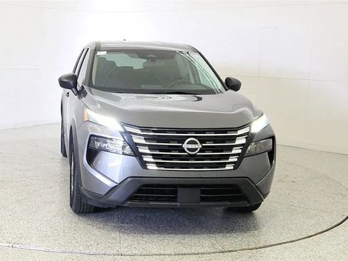 Used 2024 Nissan Rogue S FWD image 2