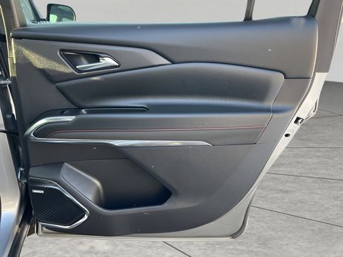 Used 2024 Chevrolet Traverse RS w/ LPO, Floor Liner Package image 32