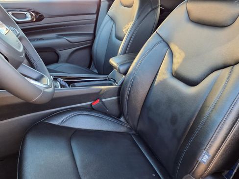 Used 2026 Jeep Compass Limited image 3