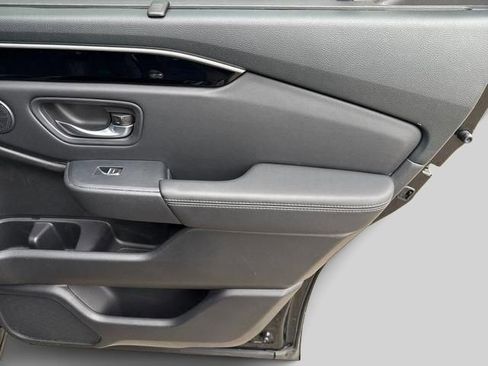Certified 2023 Honda Pilot Touring image 18