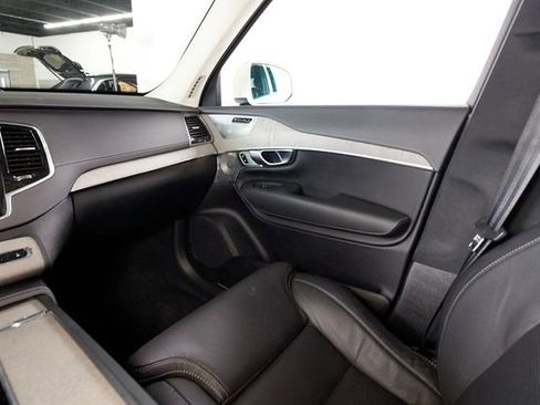 Used 2025 Volvo XC90 T8 Ultra w/ Lounge Package AWD/4WD image 7