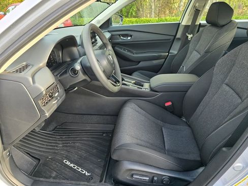 Certified 2025 Honda Accord SE image 11