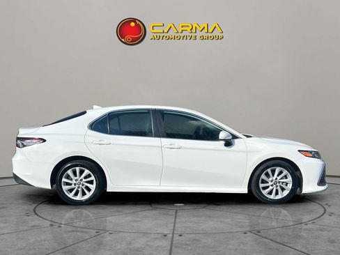 Used 2022 Toyota Camry LE image 9