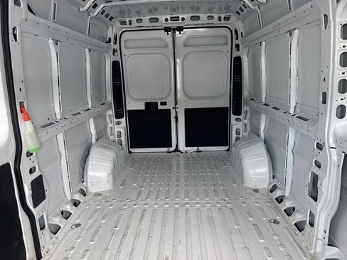 Used 2026 RAM ProMaster 2500 w/ Convenience Group FWD image 4