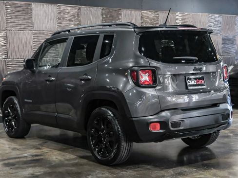 Used 2017 Jeep Renegade Altitude AWD/4WD image 10