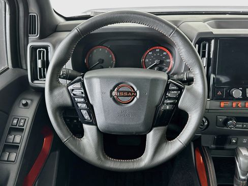 Used 2025 Nissan Frontier PRO-4X AWD/4WD image 18