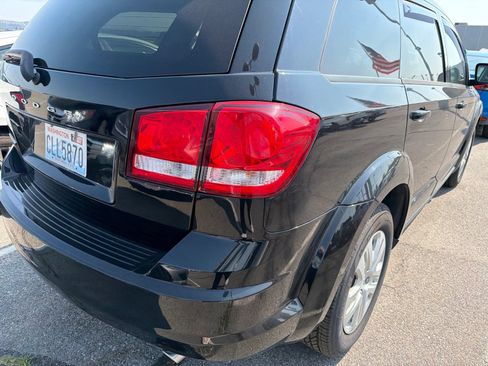 Used 2016 Dodge Grand Caravan SXT w/ Rear Park Assist Package FWD image 6