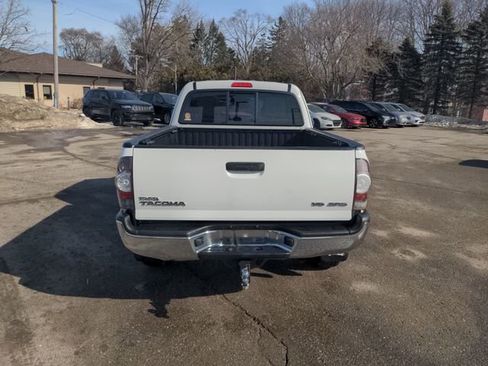 Used 2013 Toyota Tacoma 4x4 Access Cab V6 w/ SR5 Pkg image 4