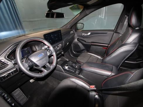 Used 2024 Ford Escape ST-Line w/ Tech Pack #1 FWD image 2
