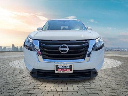 Certified 2024 Nissan Pathfinder SV FWD image 10