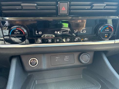 Used 2022 Nissan Rogue SV AWD/4WD image 22
