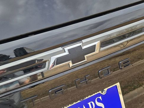 Used 2022 Chevrolet Tahoe Z71 w/ Luxury Package image 14