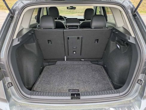 Used 2025 Volkswagen Taos SE FWD image 13
