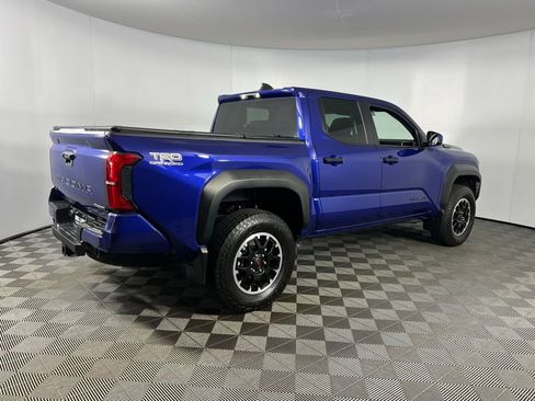 Used 2025 Toyota Tacoma TRD Off-Road image 7
