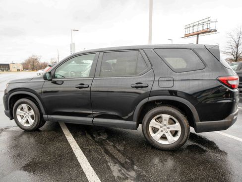 Certified 2023 Honda Pilot LX image 4