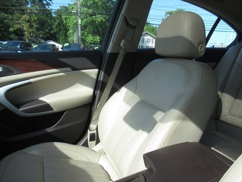 Used 2015 Buick Regal Premium w/ Experience Buick Package FWD image 25