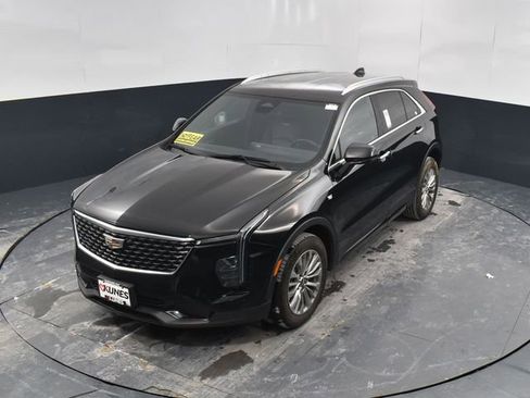 Used 2024 Cadillac XT4 Premium Luxury image 39