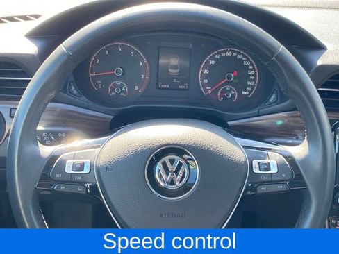 Used 2022 Volkswagen Passat 2.0T FWD image 7
