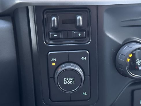 Used 2024 Ford F250 XL w/ Snow Plow Prep Package image 29