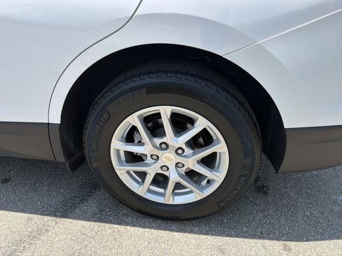 Used 2023 Chevrolet Equinox LS FWD image 19